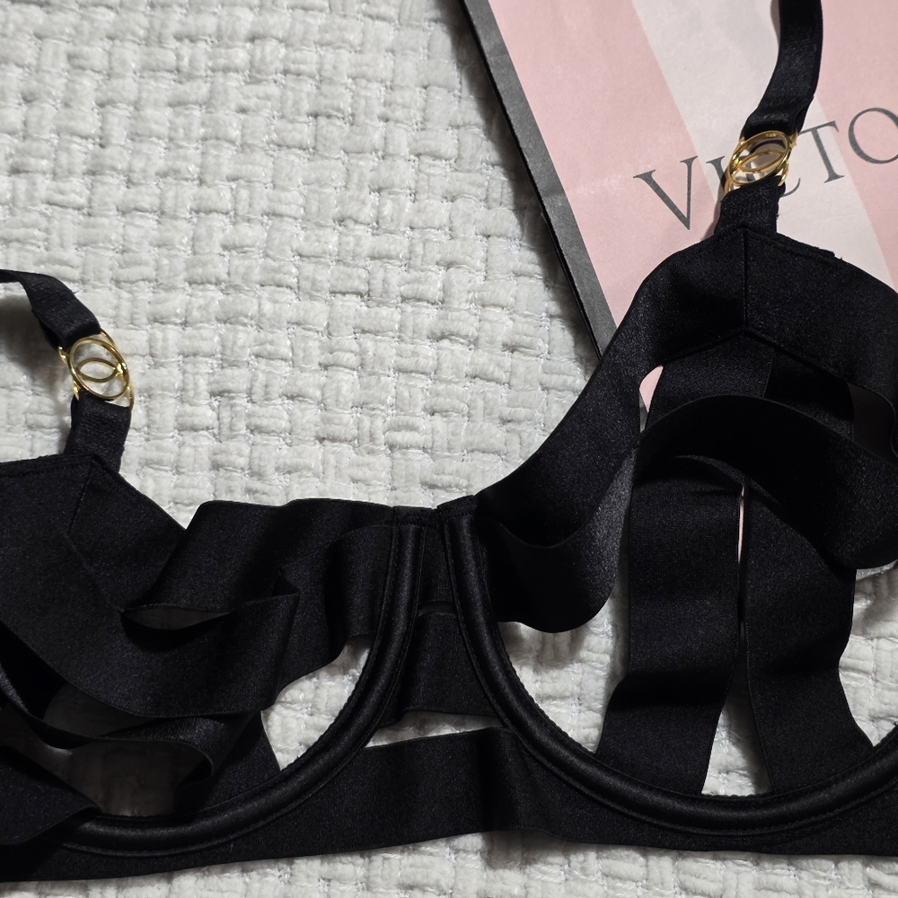 Victoria's Secret Black Strappy Bra - Picture 2 of 5